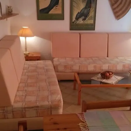 Menigos 3 *